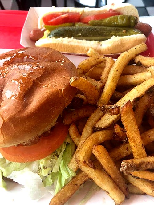 Hamburgers, Chicago hotdogs, fresh cut fries in Downers Grove Illinois.